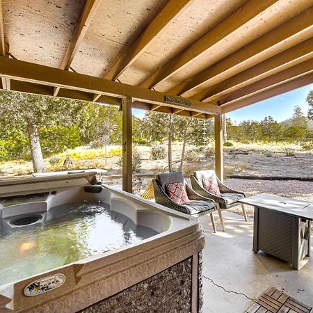 Peaceful Strawberry Cabin Fire Pit And Hot Tub Pine Exterior foto